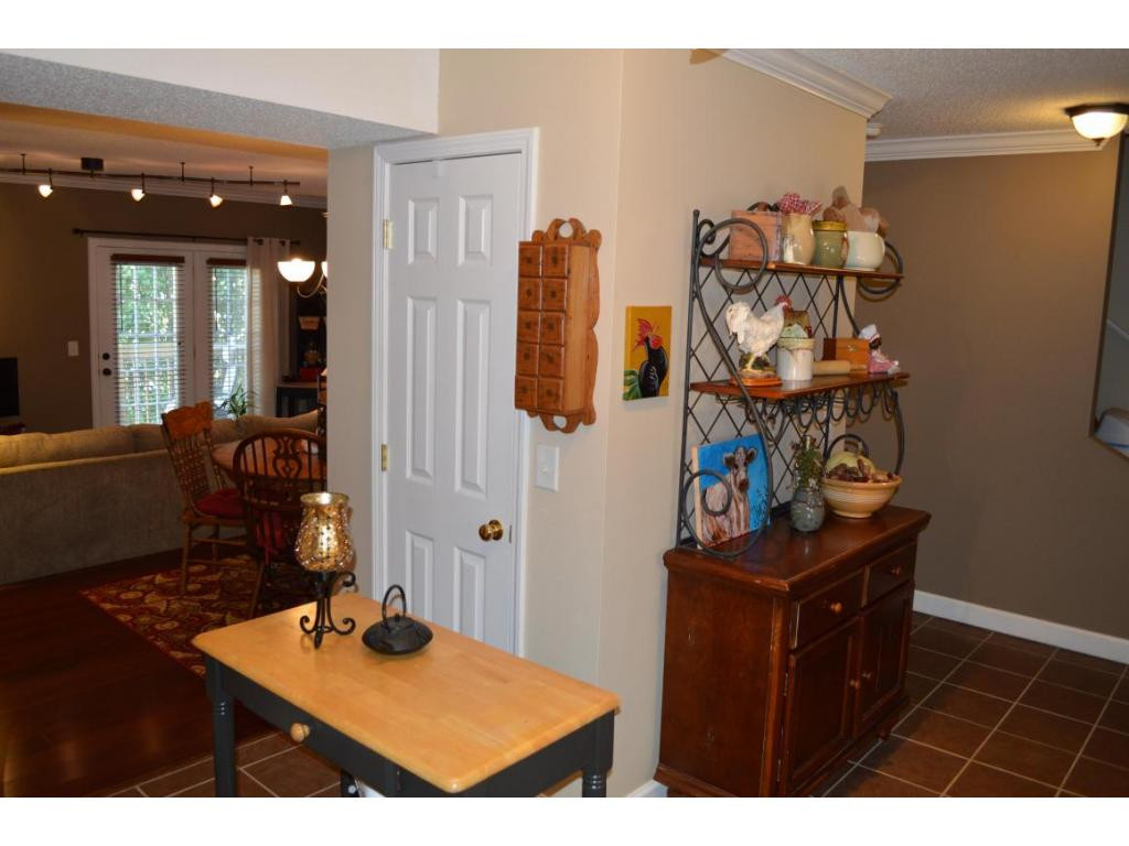 2101 Cherokee Road, Unit 14 Johnson City, TN 37604 - Photo 5 of 24 Pantry