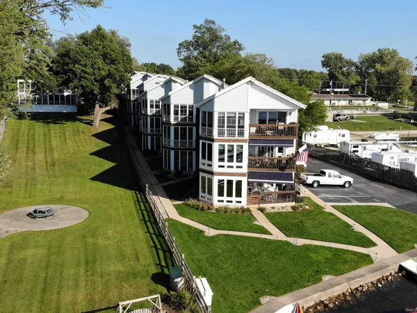 $309,000 | 10035 North Turkey Creek Road, Unit 203, Syracuse, IN 46567