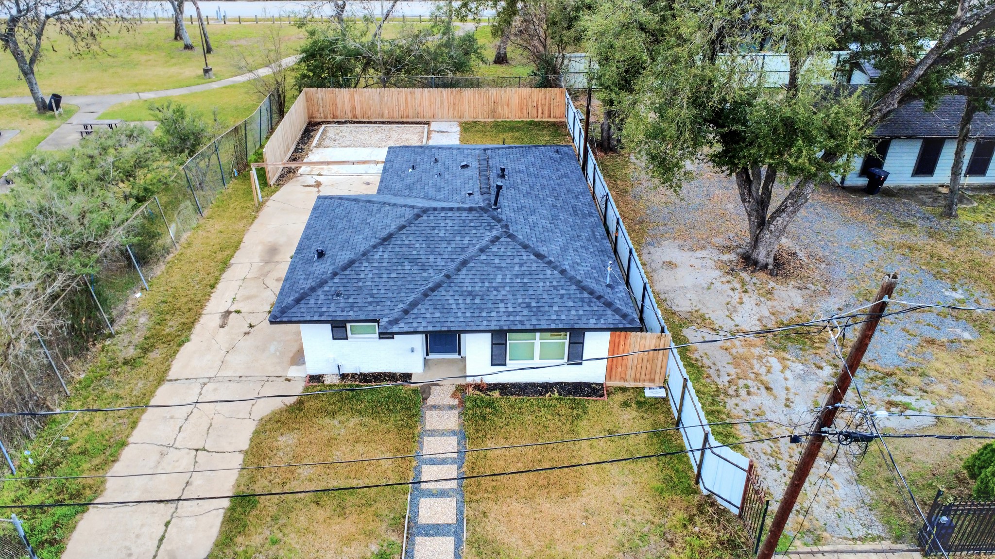 5115 Clay Street Houston, TX 77023 - Photo 41 of 43 an aerial view of a house with swimming pool