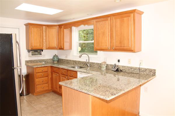 72 Dorset Road Holliston, MA 01746 - Photo 5 of 14 Gallery Image 5