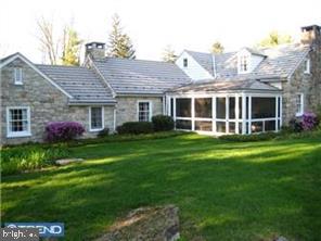 414 North Tulpehocken Road Reading, PA 19601 - Photo 22 of 25 Rear yard/House - Summer