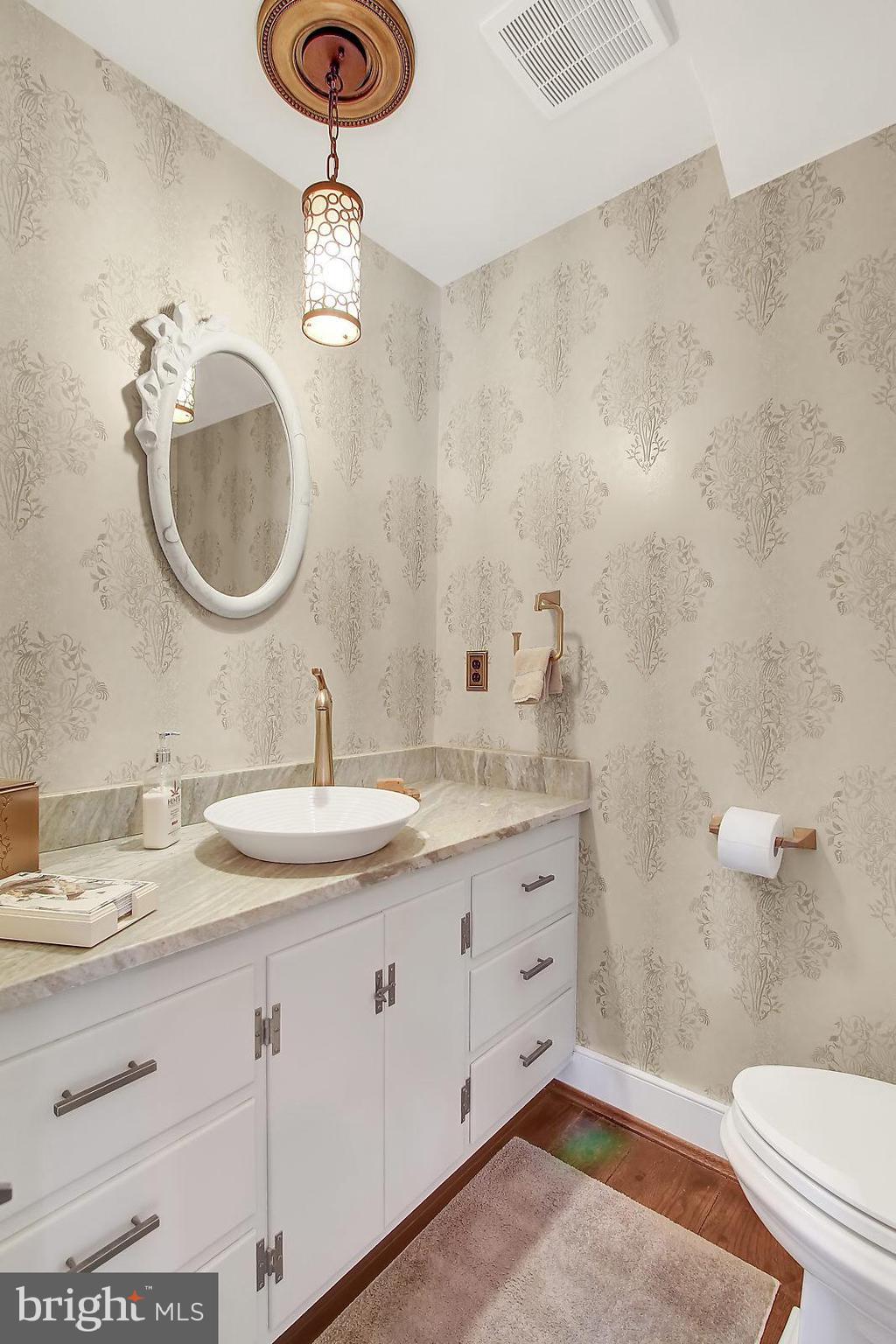 414 North Tulpehocken Road Reading, PA 19601 - Photo 5 of 25 Main floor powder room
