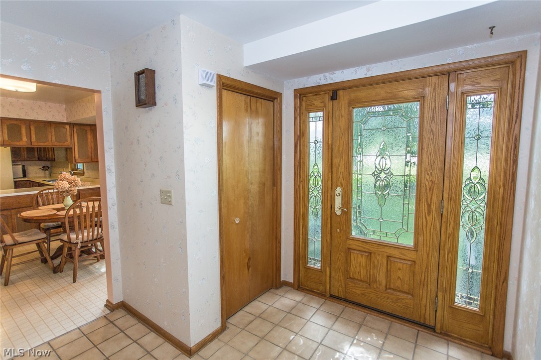 357 North Medina Line Road Akron, OH 44333 - Photo 9 of 35