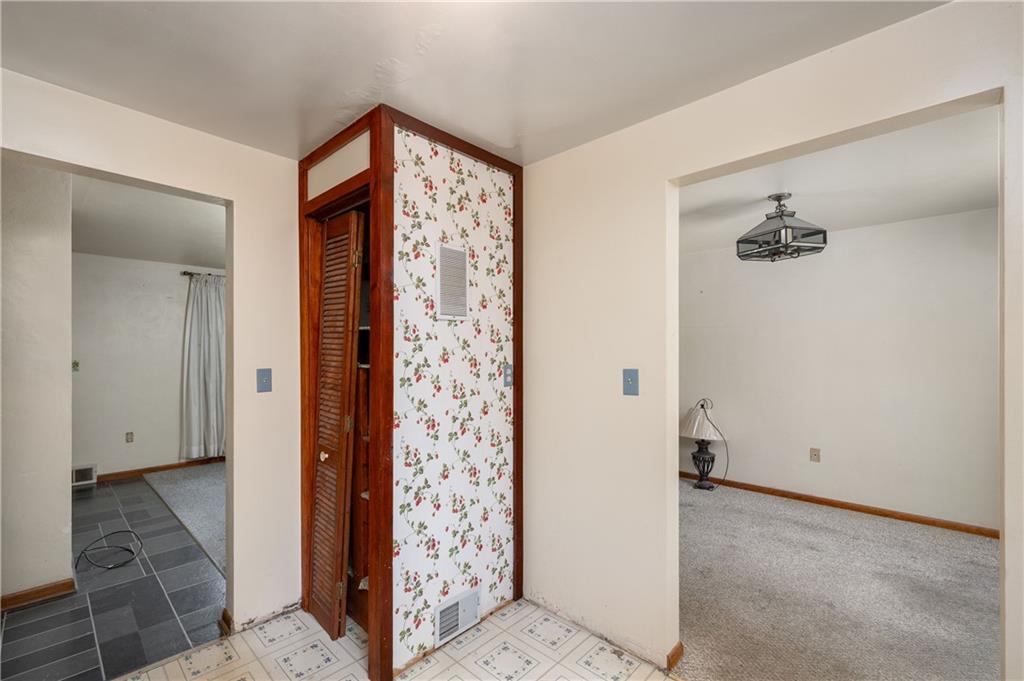 22 Rolling Road Cranberry Township, PA 16066 - Photo 13 of 33 Gallery Image 13