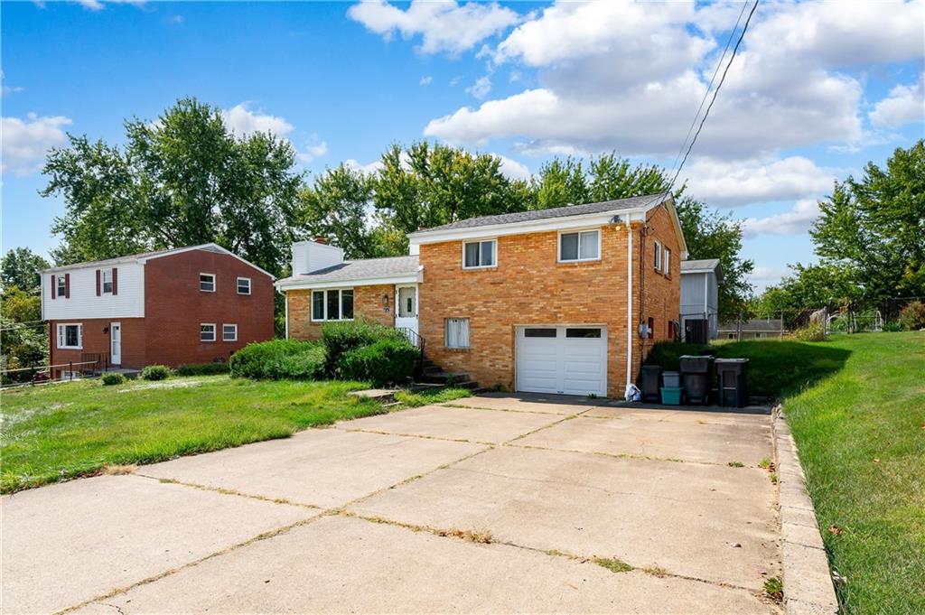22 Rolling Road Cranberry Township, PA 16066 - Photo 2 of 33 Gallery Image 2