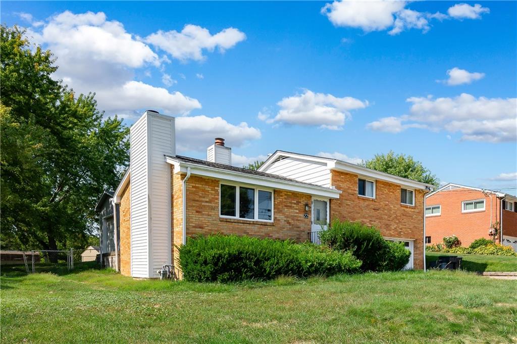 22 Rolling Road Cranberry Township, PA 16066 - Photo 3 of 33 Gallery Image 3