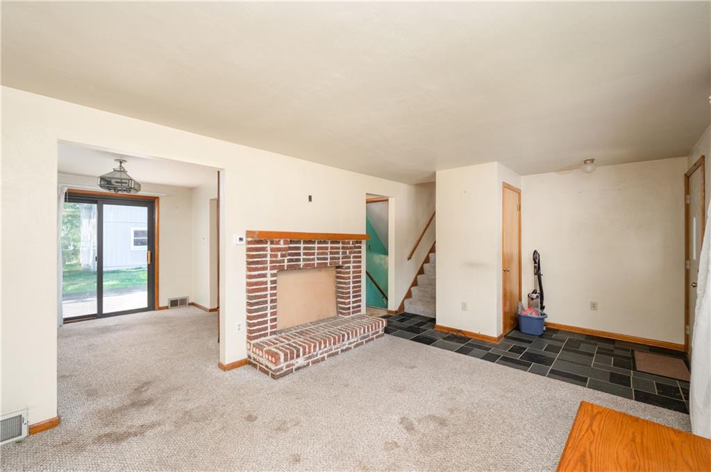 22 Rolling Road Cranberry Township, PA 16066 - Photo 8 of 33 Gallery Image 8