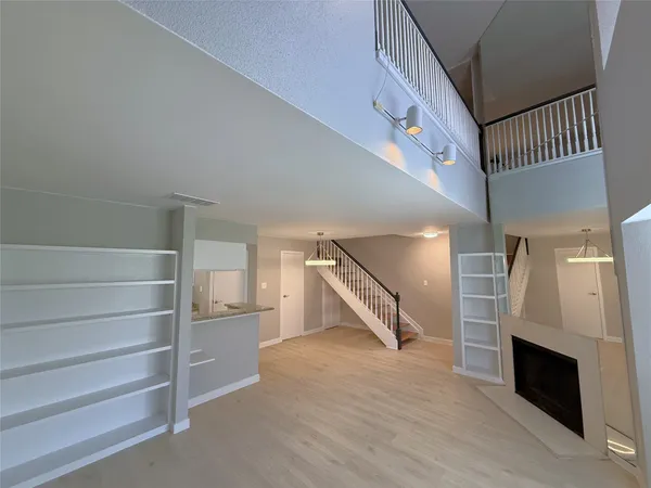 $1,350 | 2120 El Paseo Street, Unit 705, Houston, TX 77054