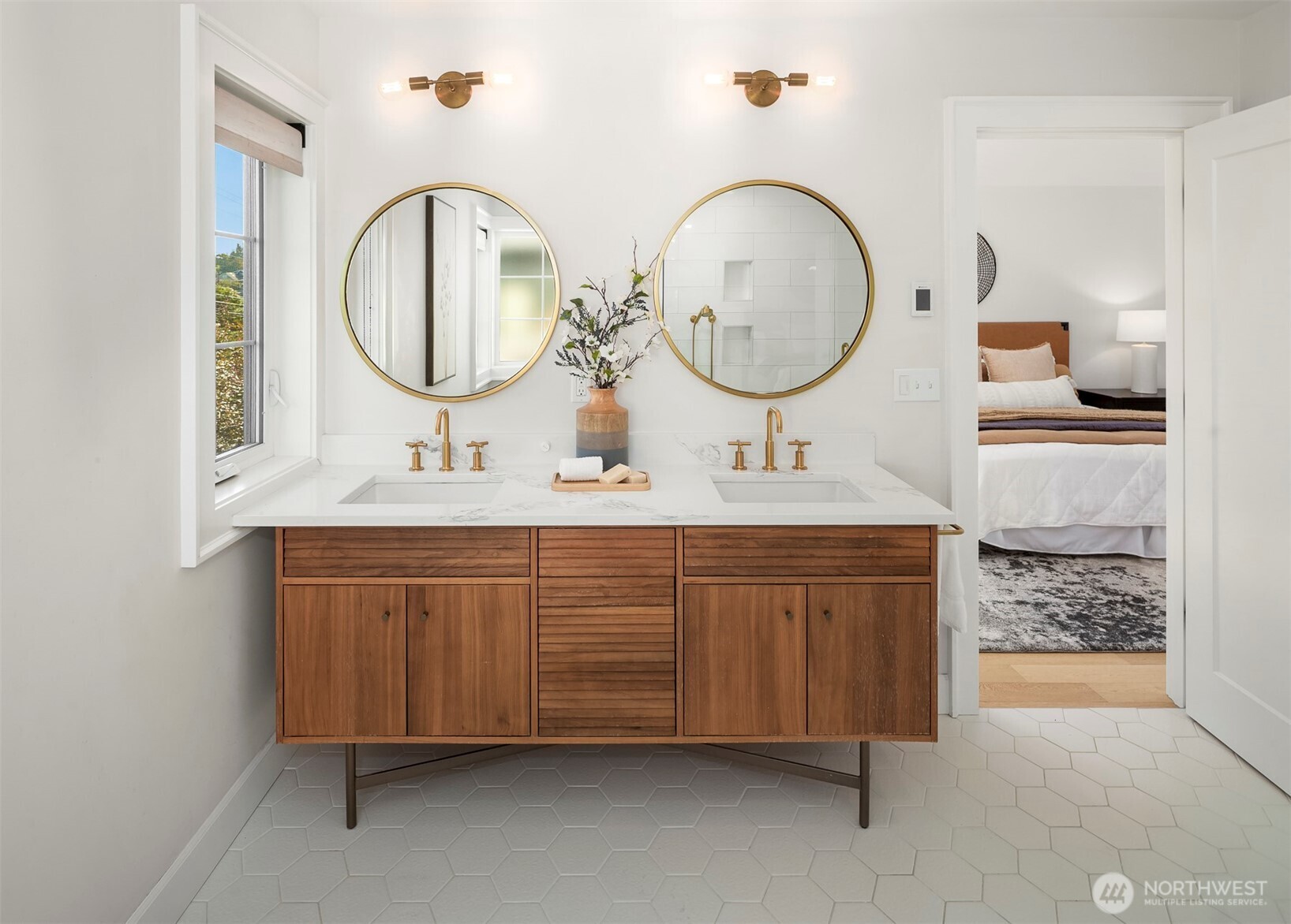 738 North 73rd Street Seattle, WA 98103 - Photo 21 of 29