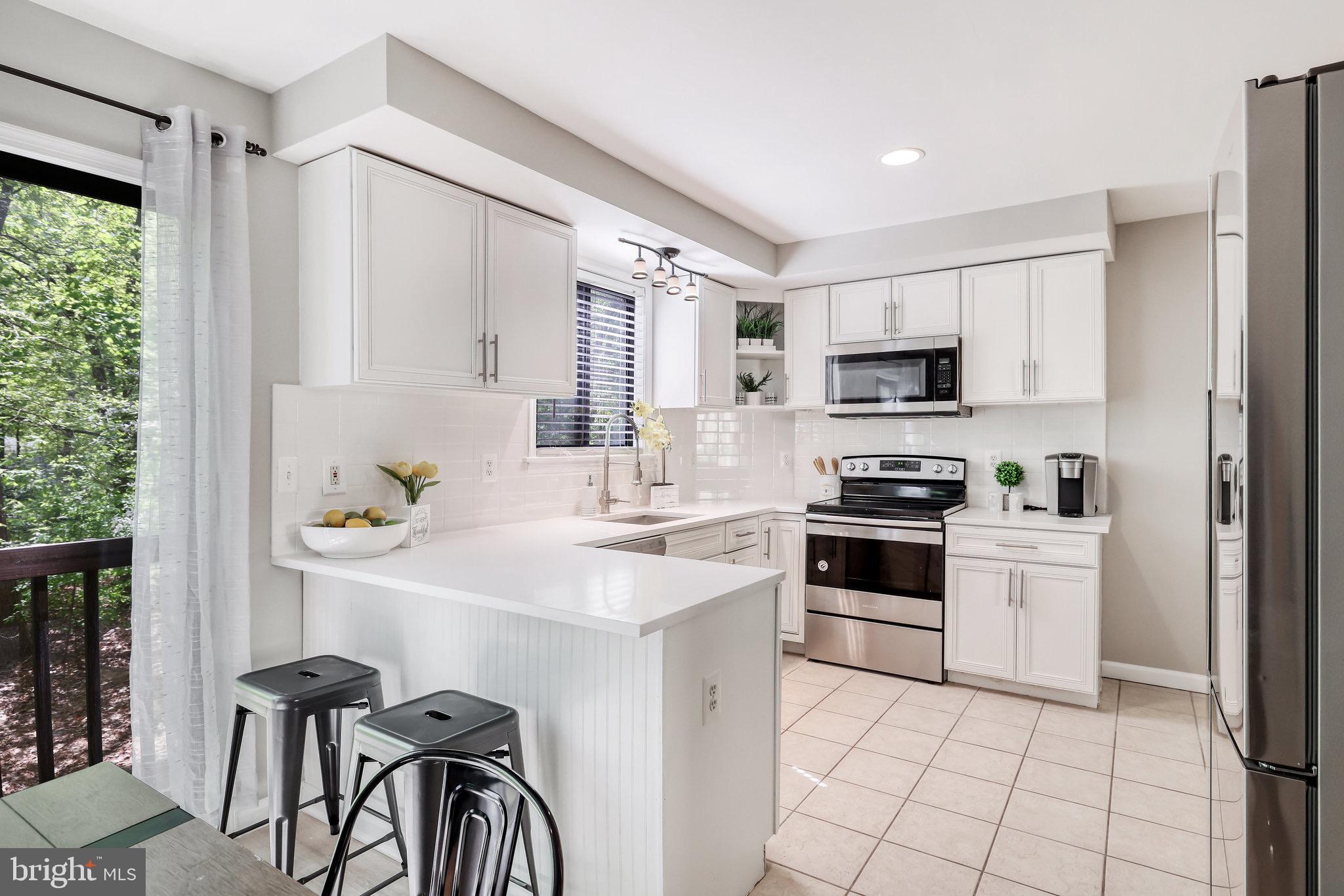 2495 Pyrenees Court Reston, VA 20191 - Photo 13 of 39 Kitchen