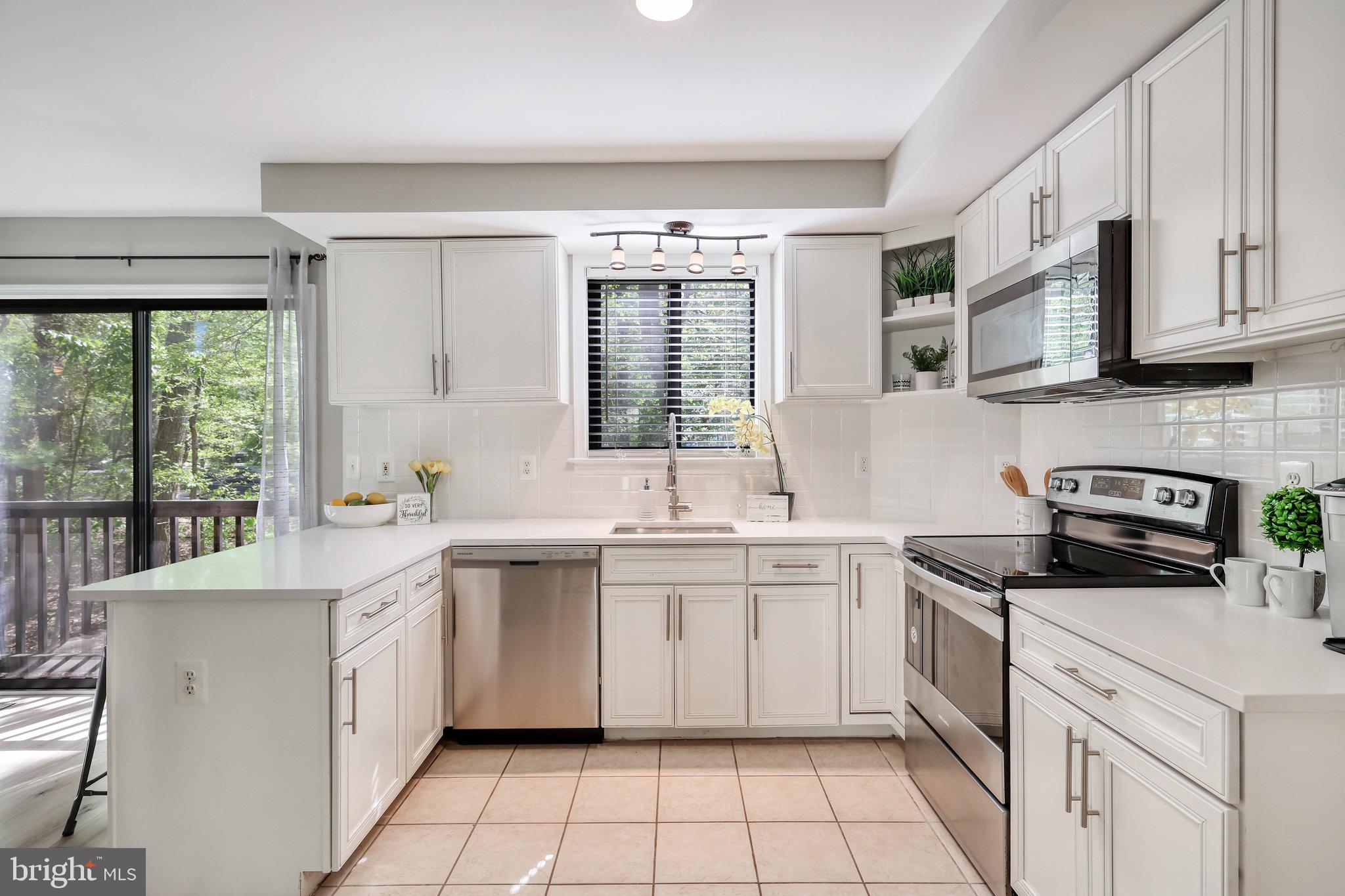 2495 Pyrenees Court Reston, VA 20191 - Photo 16 of 39 Kitchen