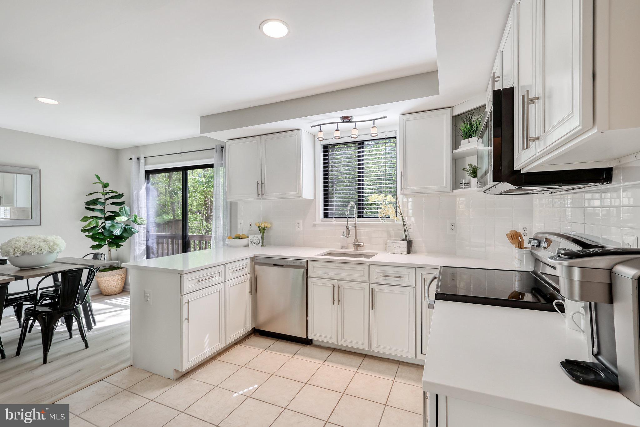 2495 Pyrenees Court Reston, VA 20191 - Photo 17 of 39 Kitchen