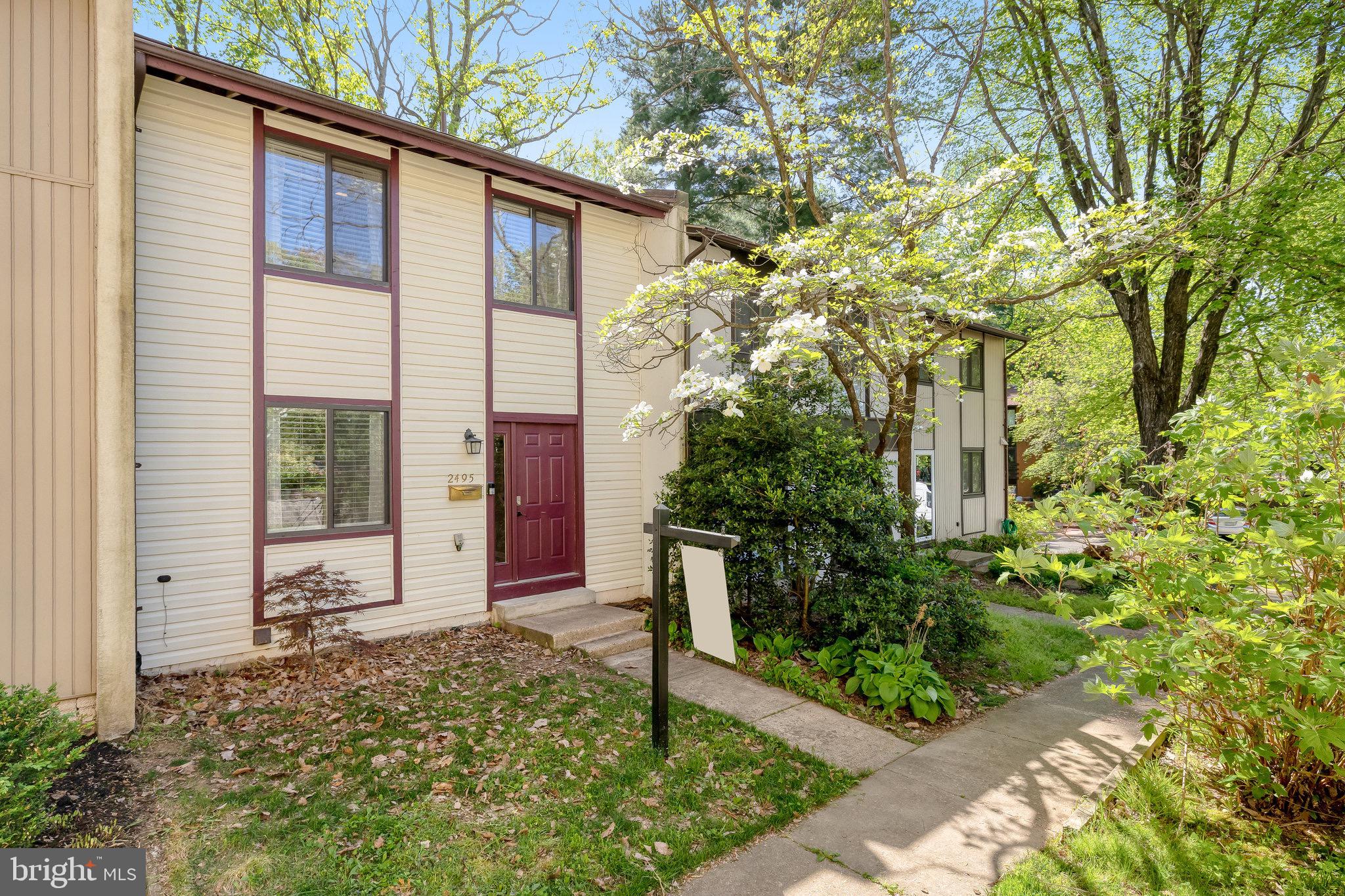 2495 Pyrenees Court Reston, VA 20191 - Photo 38 of 39 Front Exterior