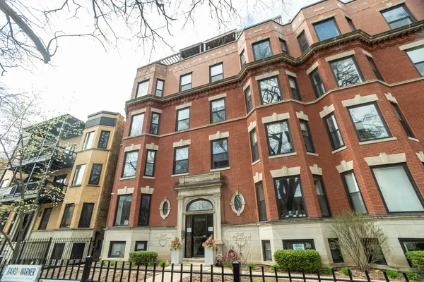 $455,000 | 5206 North Winthrop Avenue, Unit 1, Chicago, IL 60640