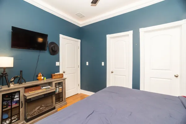 $455,000 | 5206 North Winthrop Avenue, Unit 1, Chicago, IL 60640
