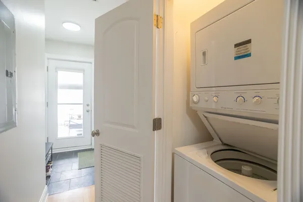 $455,000 | 5206 North Winthrop Avenue, Unit 1, Chicago, IL 60640