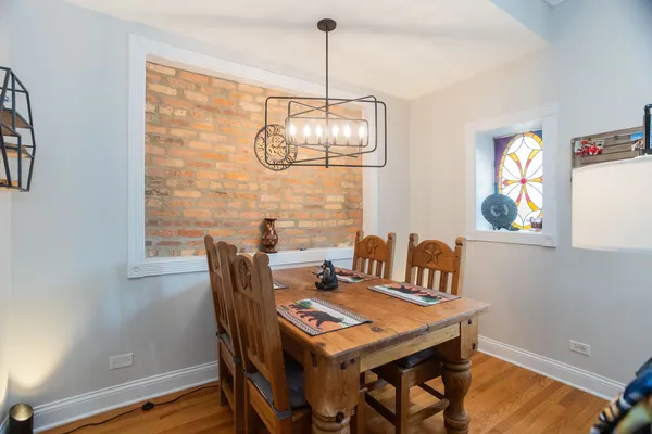 $455,000 | 5206 North Winthrop Avenue, Unit 1, Chicago, IL 60640
