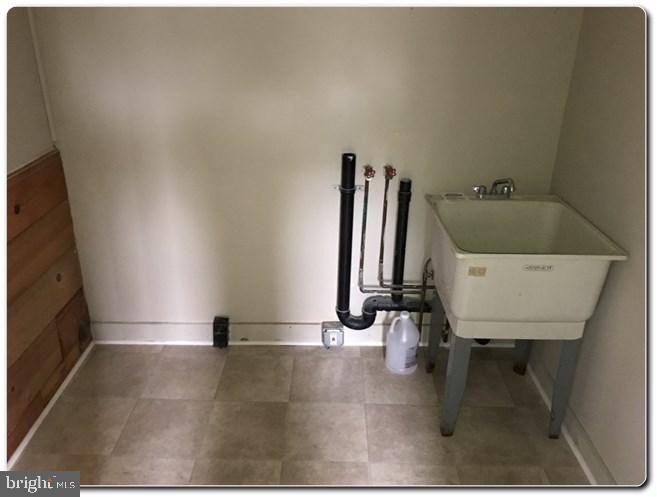 41 Cool Run Road Bridgeton, NJ 08302 - Photo 6 of 19 Laundry Room