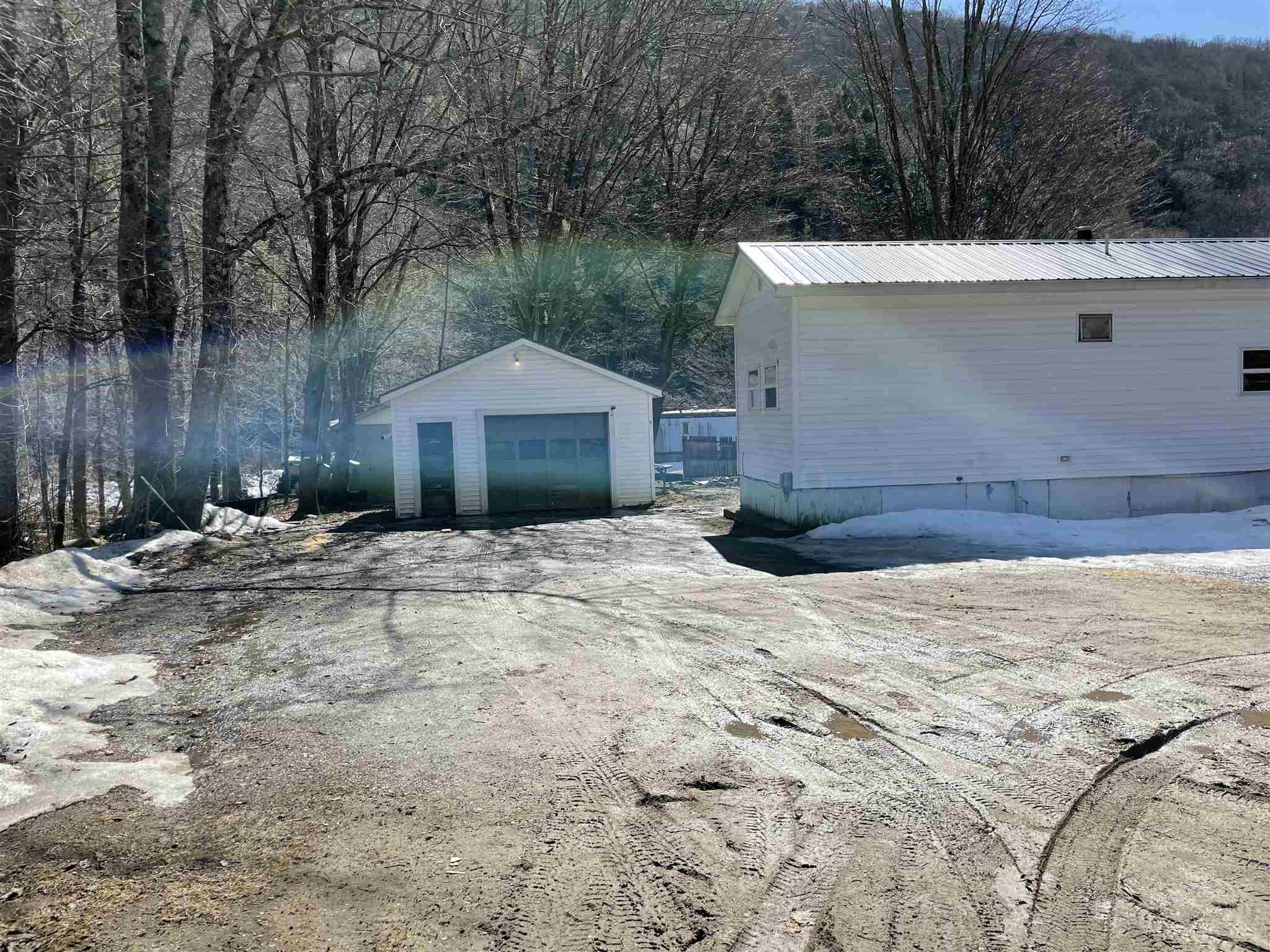 39 Rockydale Road Bristol, VT 05443 - Photo 13 of 22