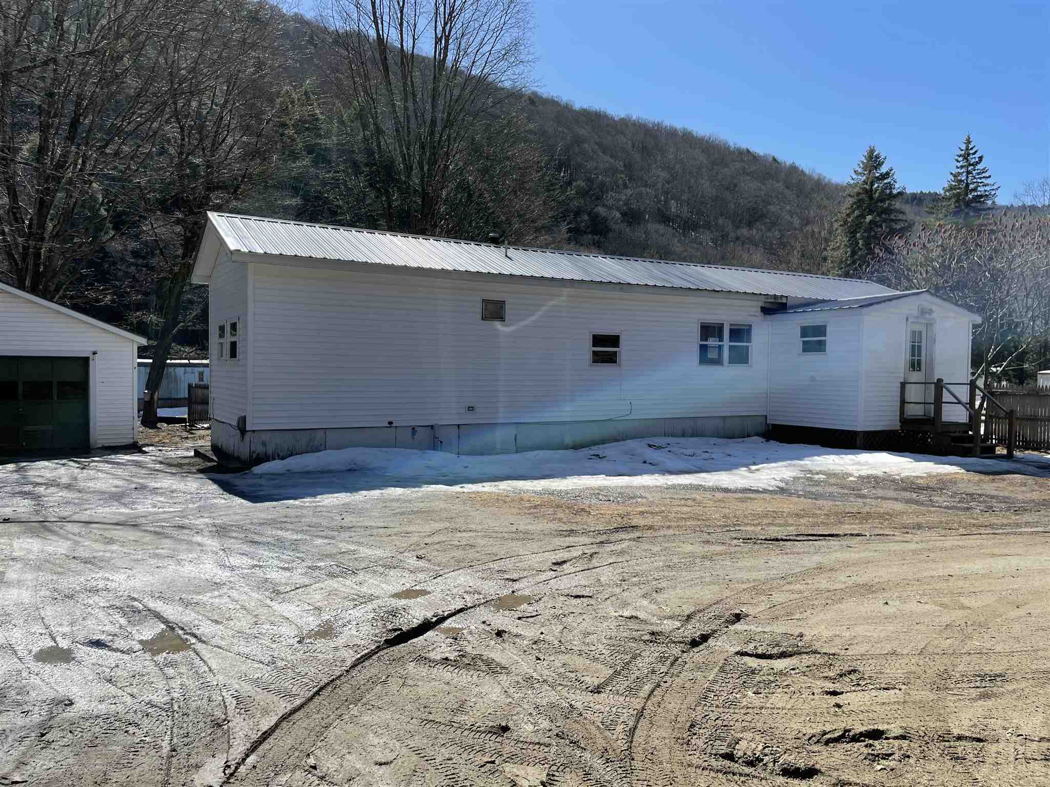 39 Rockydale Road Bristol, VT 05443 - Photo 20 of 22