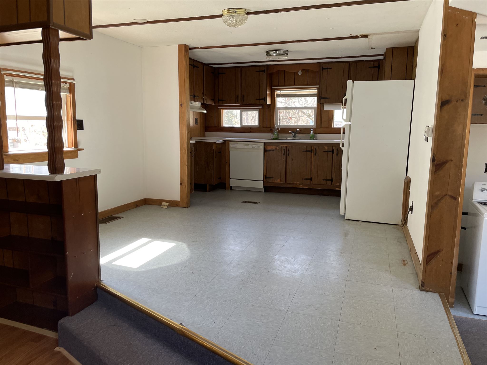 39 Rockydale Road Bristol, VT 05443 - Photo 2 of 22