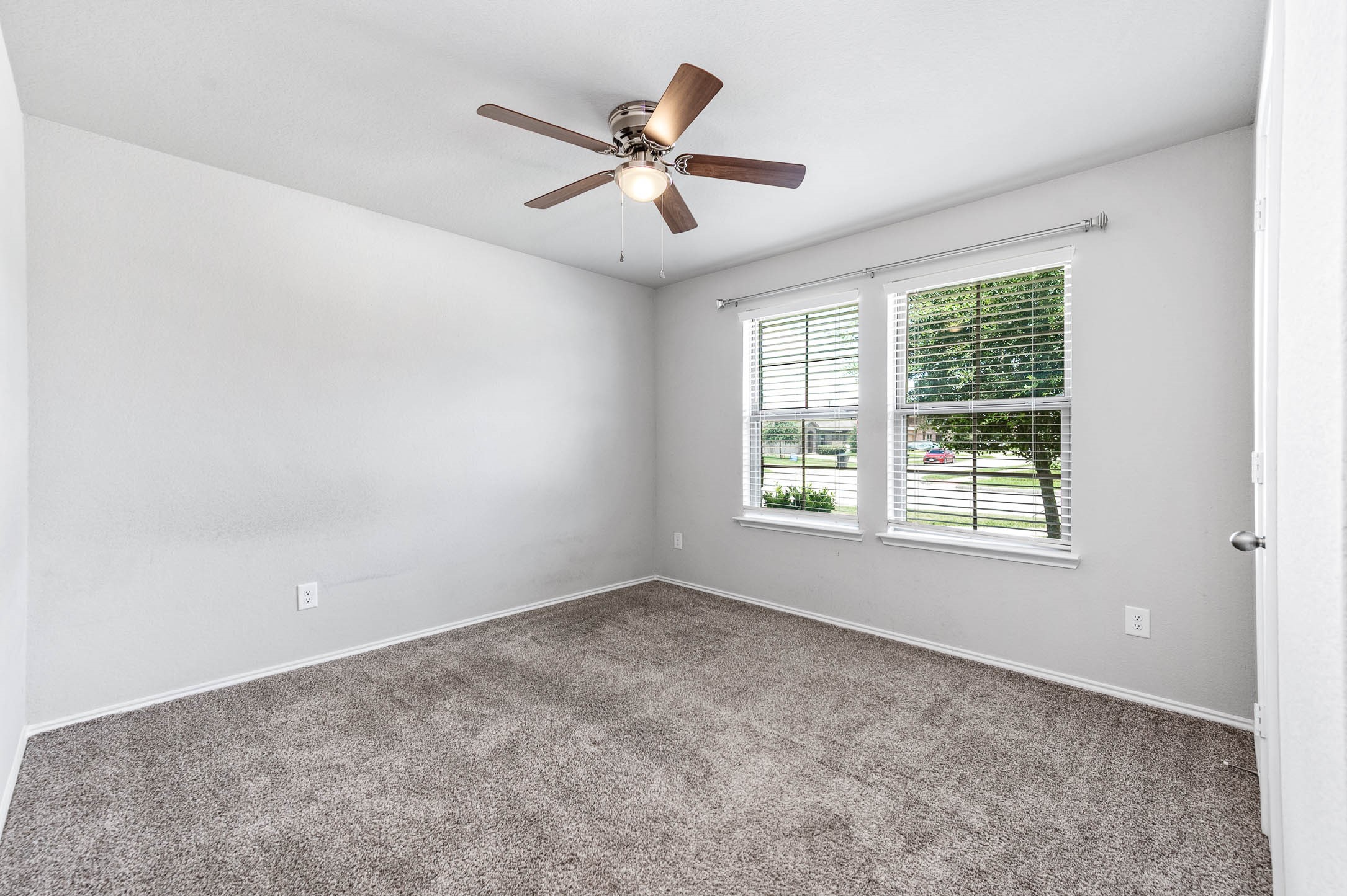 8402 Philox Park Rosharon, TX 77583 - Photo 21 of 37 Bedroom Two.