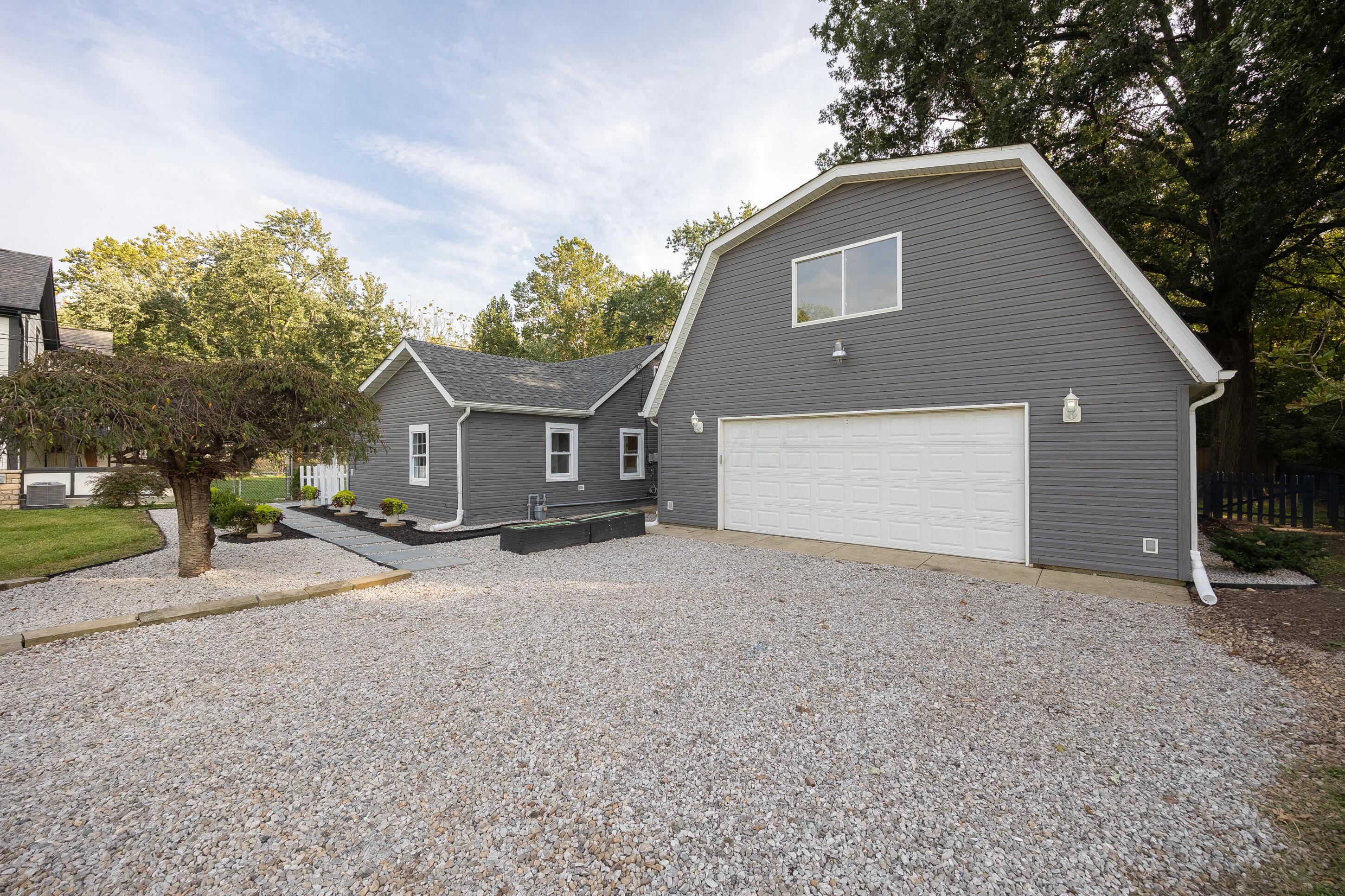 2045 Whitehead Road Columbus, OH 43223 - Photo 43 of 55 2045 Whitehead rd_43