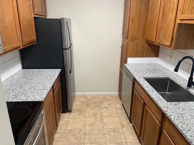 $2,000 | 3005 Fernwood Avenue, Unit 103, Ann Arbor, MI 48108