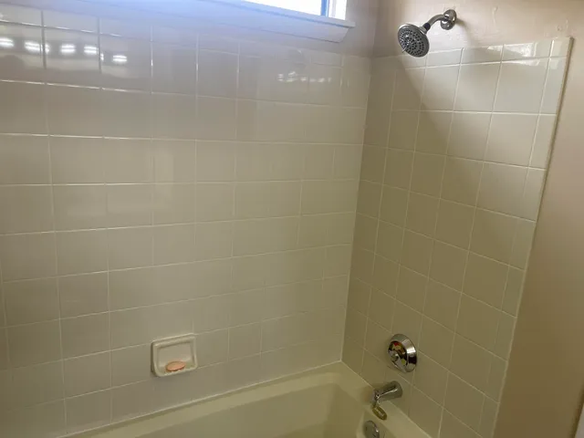 $2,000 | 3005 Fernwood Avenue, Unit 103, Ann Arbor, MI 48108