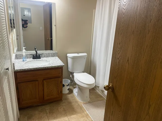 $2,000 | 3005 Fernwood Avenue, Unit 103, Ann Arbor, MI 48108