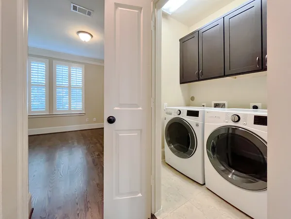 $3,300 | 5207 Gibson Street, Unit A, Houston, TX 77007