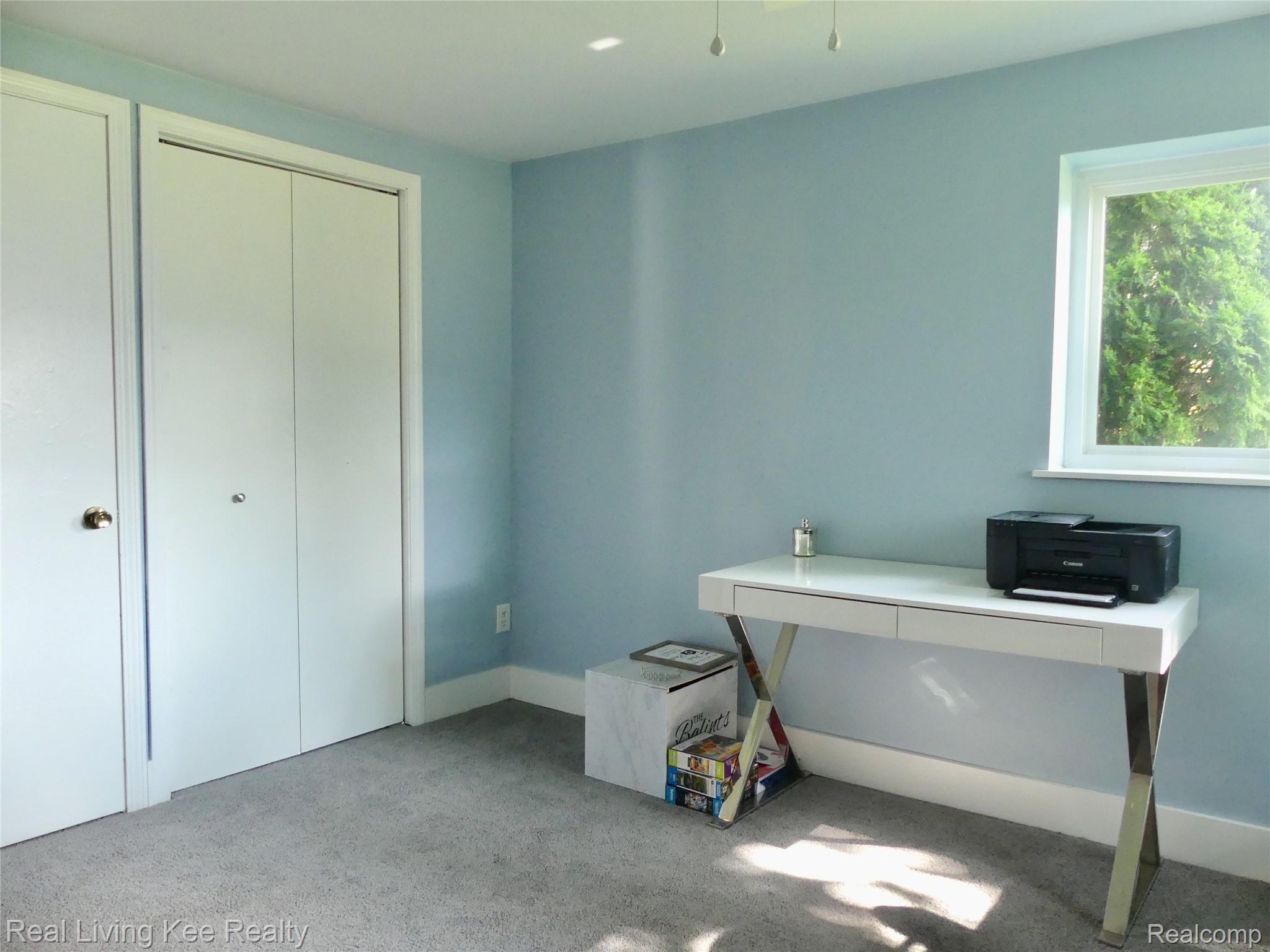 2889 Alexander Street Rochester, MI 48309 - Photo 18 of 30 2nd bedroom