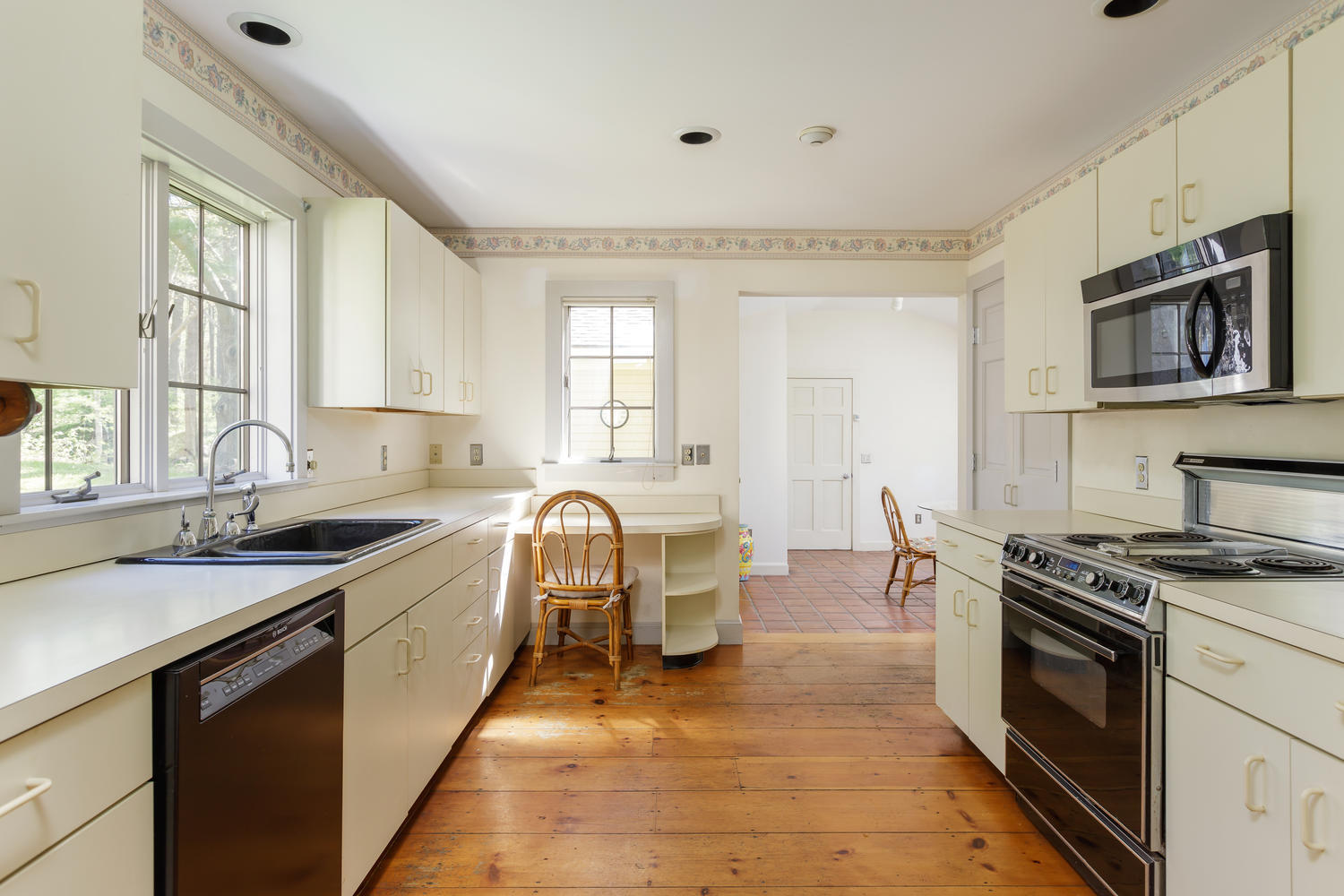 150 River Road Cape Neddick, ME 03902 - Photo 7 of 36 Kitchen