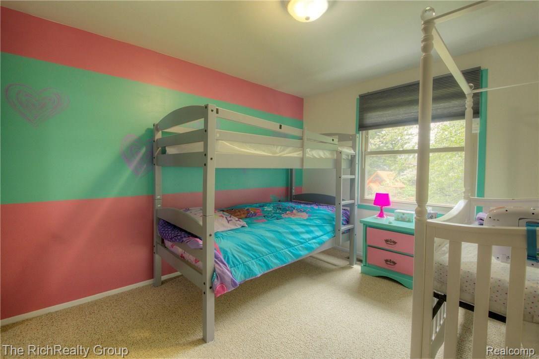 46513 Maidstone Road Canton, MI 48187 - Photo 48 of 56 50_fb.jpg
