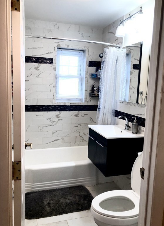 4 Emerson Gardens Road, Unit 4 Lexington, MA 02420 - Photo 7 of 16 Gallery Image 7