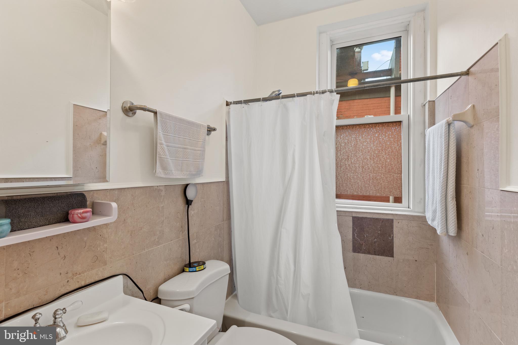 333 2nd Street Northeast, Unit 303 Washington, DC 20002 - Photo 10 of 18