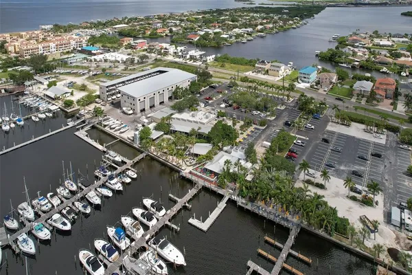 $265,900 | 1008 Apollo Beach Boulevard, Unit 201, Apollo Beach, FL 33572