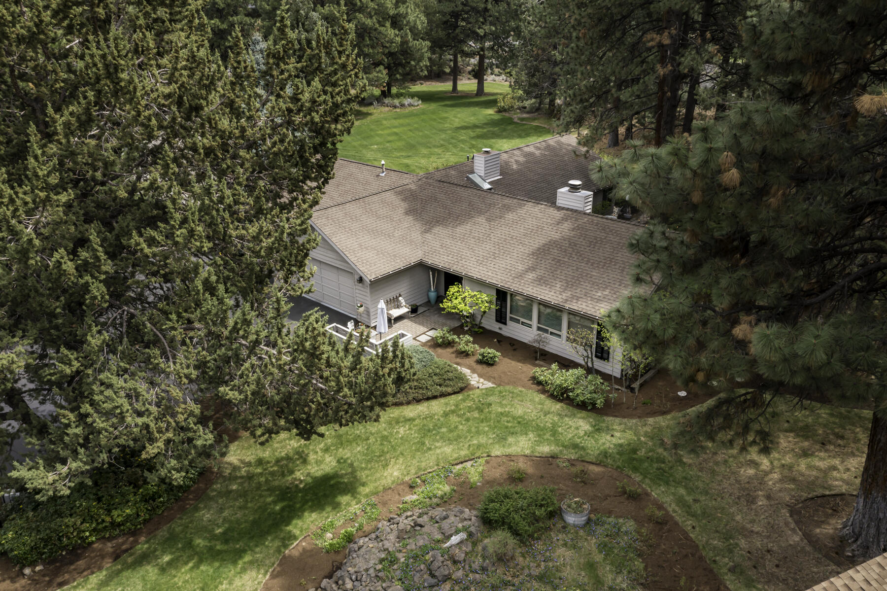 20483 Whistle Punk Road Bend, OR 97702 - Photo 33 of 38 DJI_0108