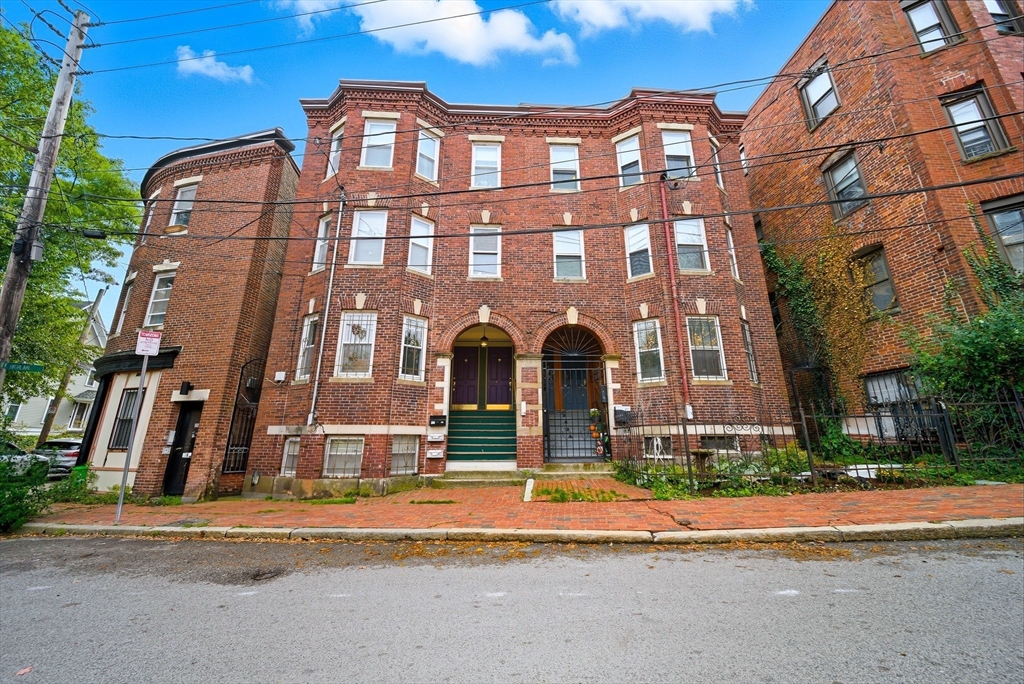 4 Fort Avenue, Unit 2 Boston, MA 02119 - Photo 3 of 17 Gallery Image 3