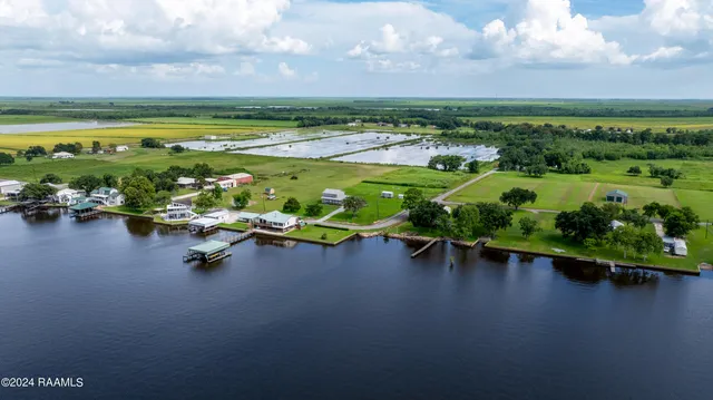$190,000 | 44725 Lakeside Road, Gueydan, LA 70542
