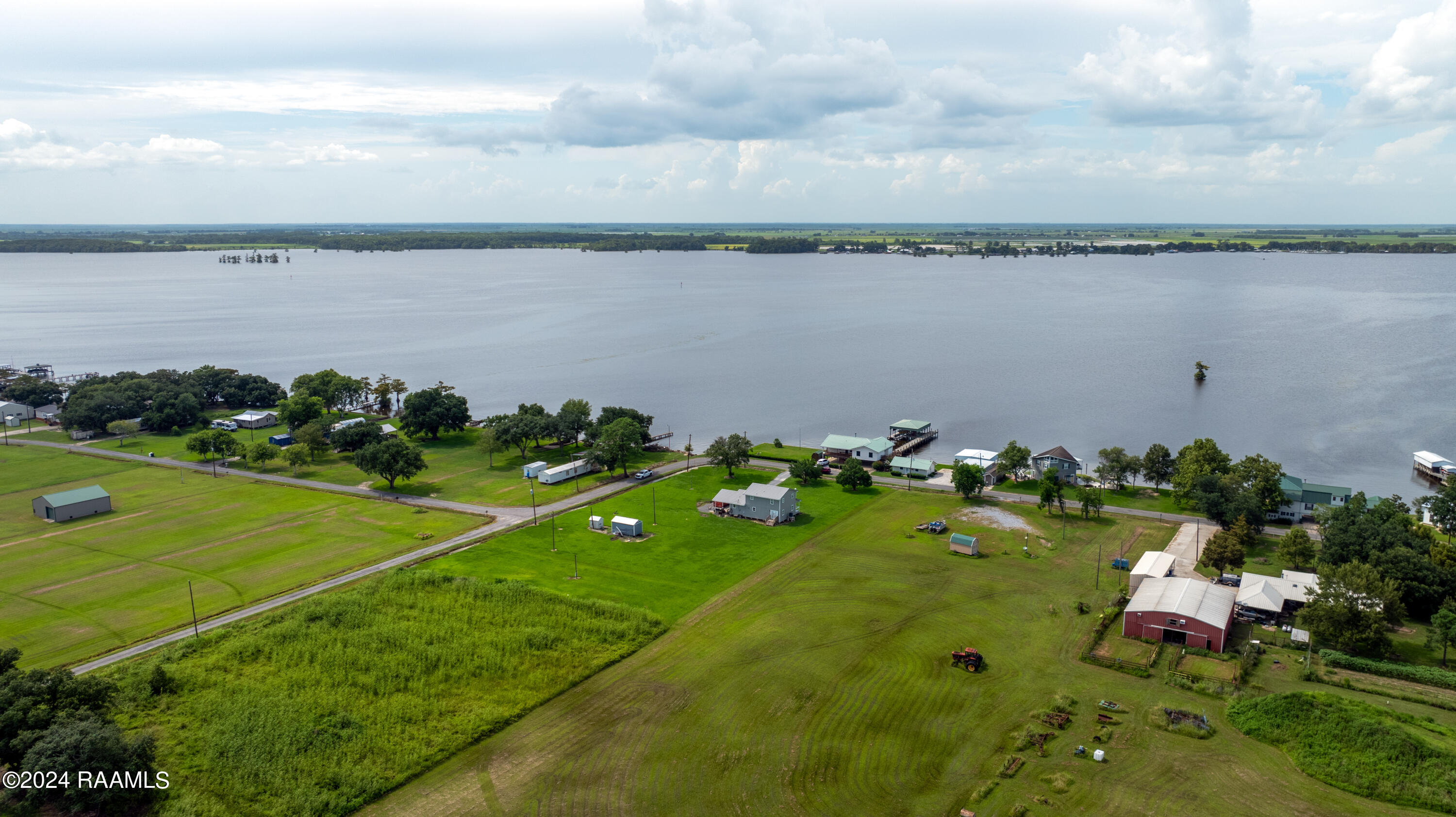 44725 Lakeside Road Gueydan, LA 70542 - Photo 4 of 29 DJI_20240715155455_0458_D-HDR-Edit