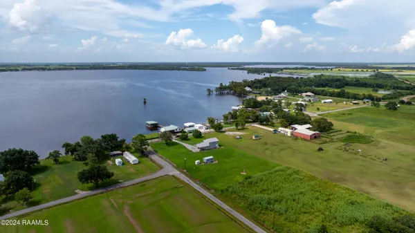 $190,000 | 44725 Lakeside Road, Gueydan, LA 70542