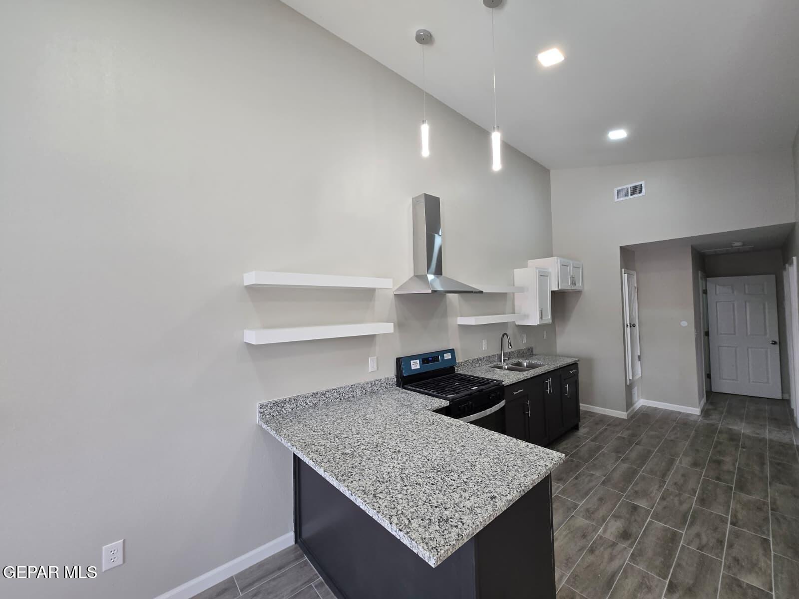 131 Polo Inn Road El Paso, TX 79915 - Photo 4 of 7 kitchen_pic
