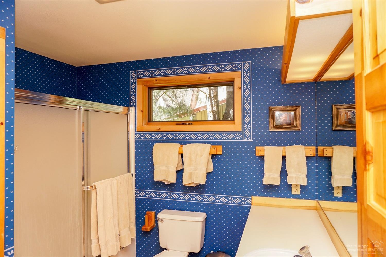 57534 Circle 4 Cabin Road Sunriver, OR 97707 - Photo 17 of 24 Additional Photo