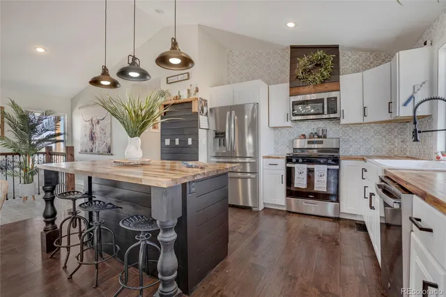 $975,000 | 45523 Sun Country Drive, Elizabeth, CO 80107