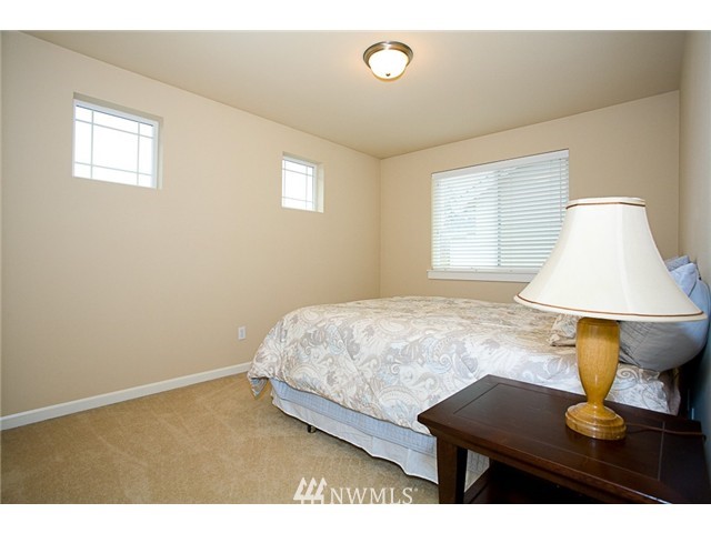 1618 170th Place Southeast Bothell, WA 98012 - Photo 11 of 15 Gallery Image 11