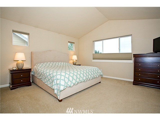 1618 170th Place Southeast Bothell, WA 98012 - Photo 8 of 15 Gallery Image 8
