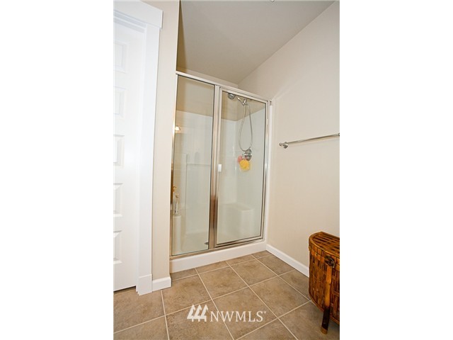1618 170th Place Southeast Bothell, WA 98012 - Photo 10 of 15 Gallery Image 10