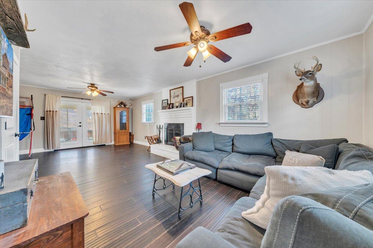 2166 Ruritan Road Roanoke, VA 24012 - Photo 29 of 46 a living room with furniture and a large window