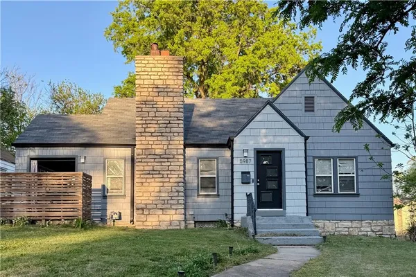$240,000 | 5987 The Paseo, Kansas City, MO 64110